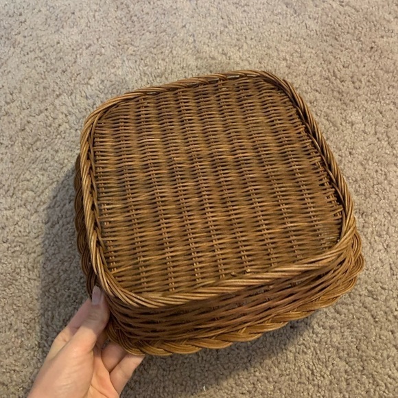 FREE W/PURCHASE OF 2+ ITEMS WOVEN BASKET - Picture 3 of 3